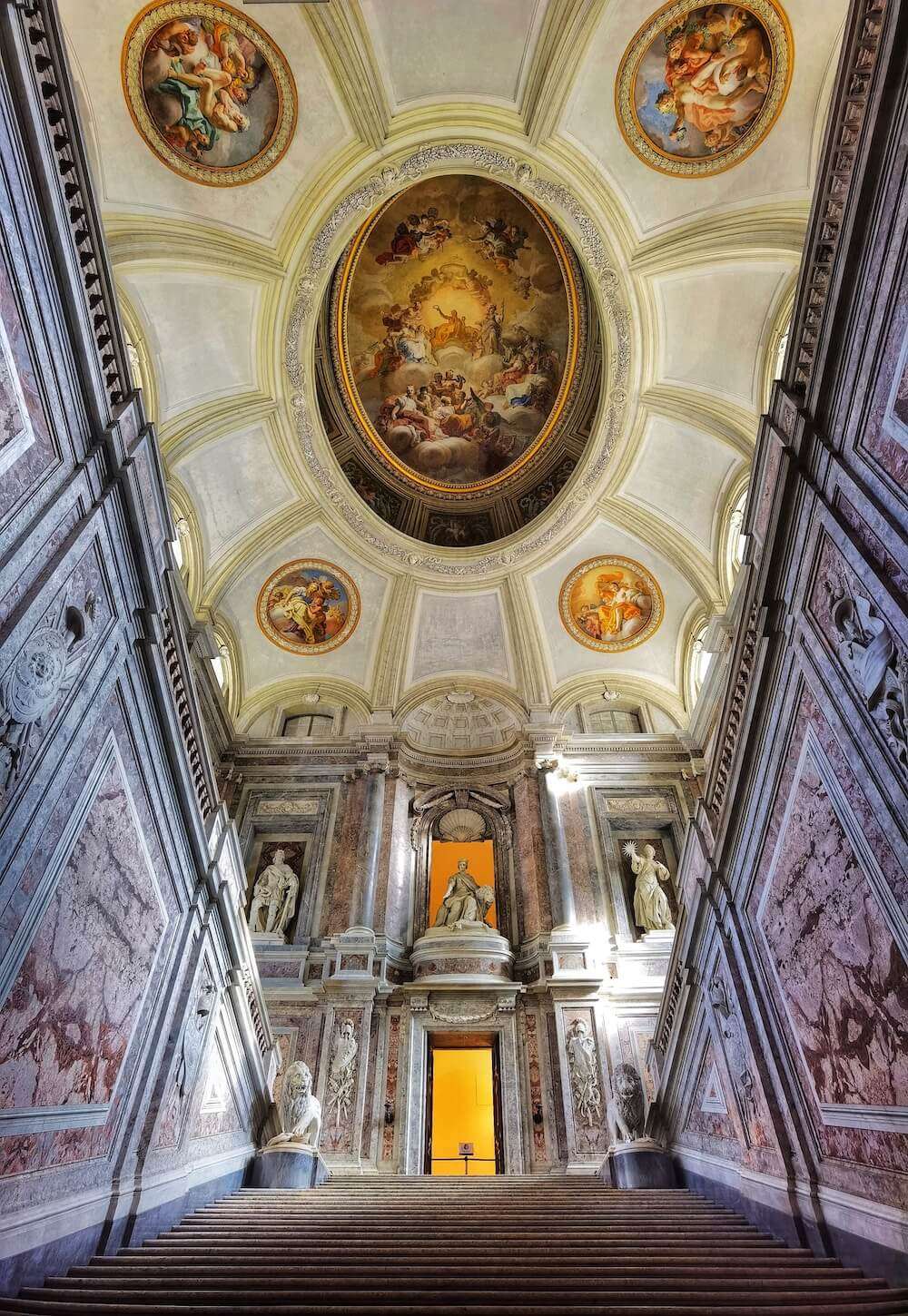 Day trips from Rome: reggia di caserta